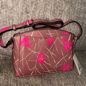 NWT Purse. Super cute stylish purse.